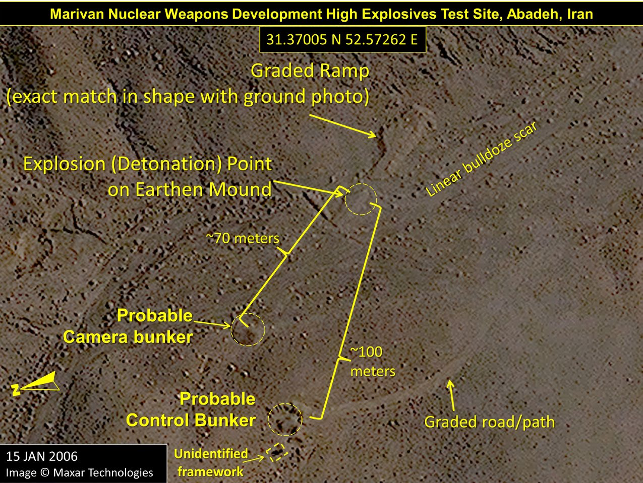 شکل ۴.۲۶. مدلی از یک سامانه آزمایشی در آرشیو هسته‌ای که ظاهراً یک مولد موج ضربه و مواد منفجره شدید را نشان می‌دهد، به‌همراه سامانه تشخیصیِ مبتنی بر کابل‌های فیبر نوری برای اندازه‌گیری زمان رسیدنِ جبهه انفجار در بار اصلی.