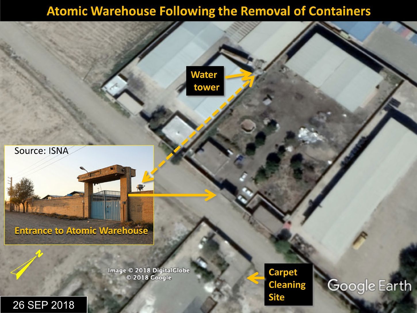 شکل ۱۴.۱۵. انبار اتمی در دسامبر ۲۰۱۷، پیش از تخلیه، با حدود ۱۵ کانتینر حمل‌ونقل. ایران ابتدا ادعا می‌کرد این محل یک تأسیسات شست‌وشوی فرش است. در واقع، تأسیسات شست‌وشوی فرش آن سوی خیابان و روبه‌روی انبار قرار دارد.